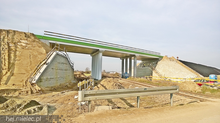 Południowy etap budowy obwodnicy Mielca na finiszu