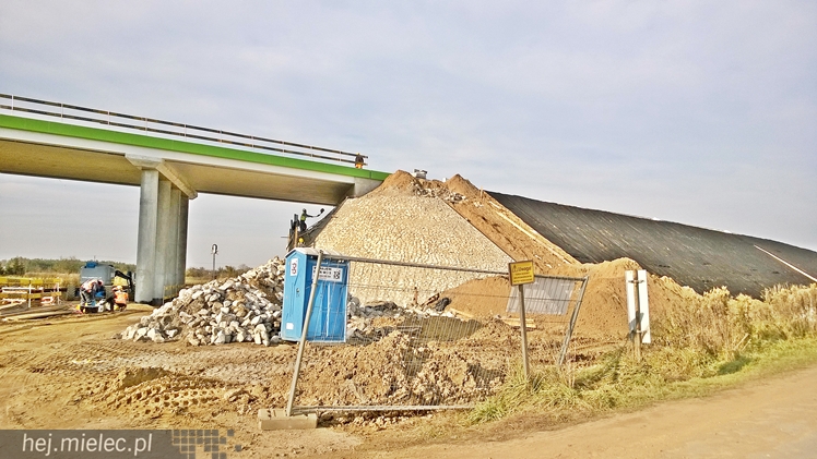 Południowy etap budowy obwodnicy Mielca na finiszu