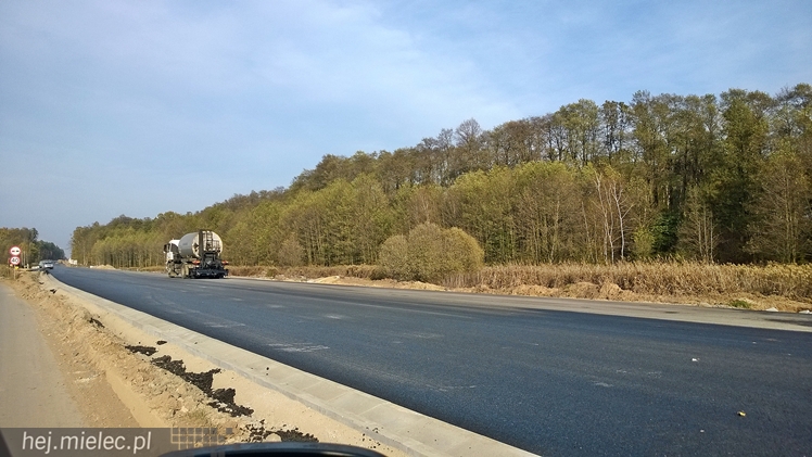 Południowy etap budowy obwodnicy Mielca na finiszu