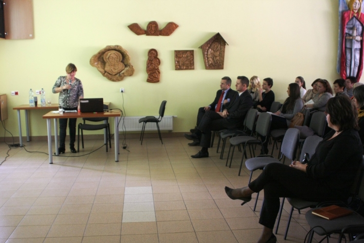 ?Trzeba być czujnym?? i wspierać. Konferencja przeciw wykluczeniu osób z upośledzeniem w SOSW