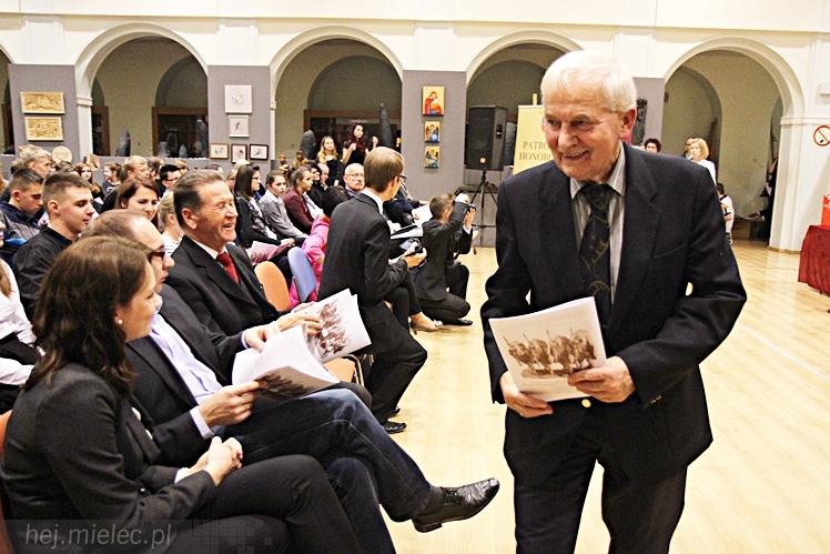 Dyktando Niepodległościowe na 96. Narodowe Święto Niepodległości