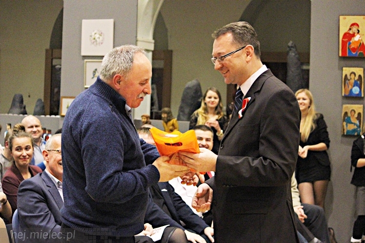 Dyktando Niepodległościowe na 96. Narodowe Święto Niepodległości