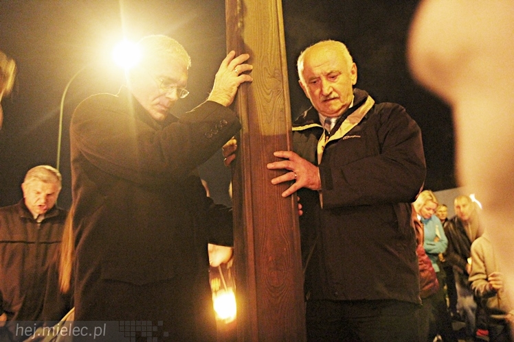 Droga Krzyżowa ulicami parafii Ducha Świętego w Mielcu