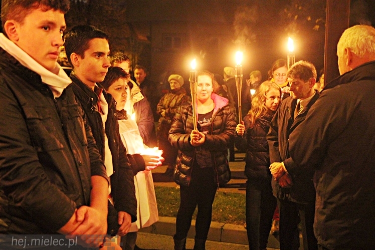 Droga Krzyżowa ulicami parafii Ducha Świętego w Mielcu