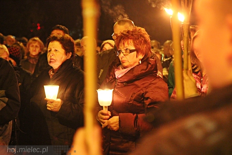 Droga Krzyżowa ulicami parafii Ducha Świętego w Mielcu