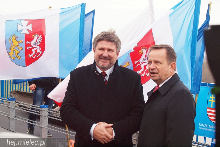 Most na Wiśle oficjalnie otwarty. ?To historyczna chwila dla obu regionów?