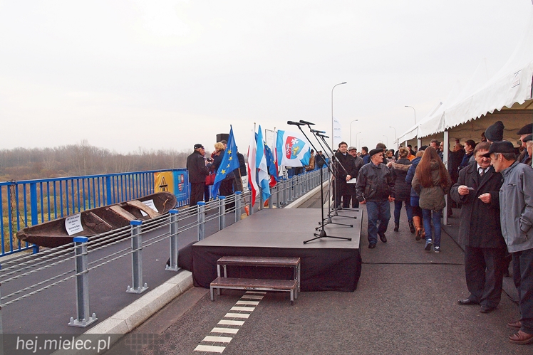 Most na Wiśle oficjalnie otwarty. ?To historyczna chwila dla obu regionów?