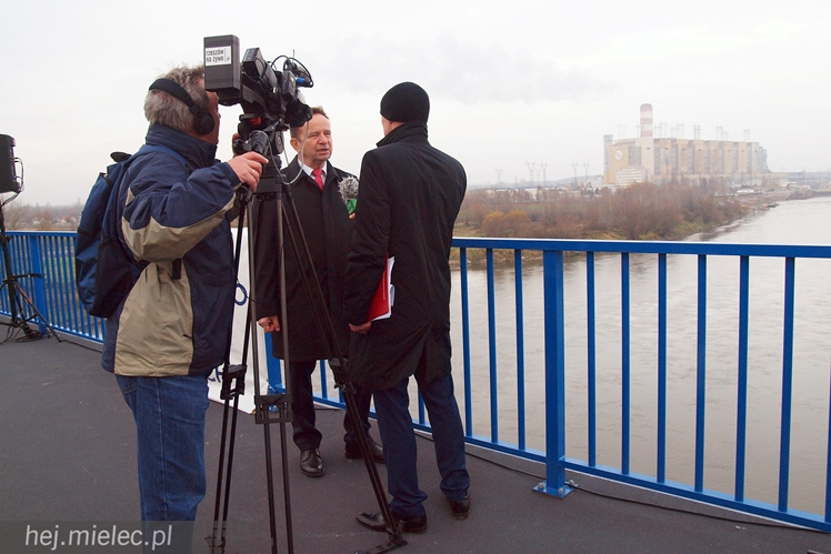 Most na Wiśle oficjalnie otwarty. ?To historyczna chwila dla obu regionów?