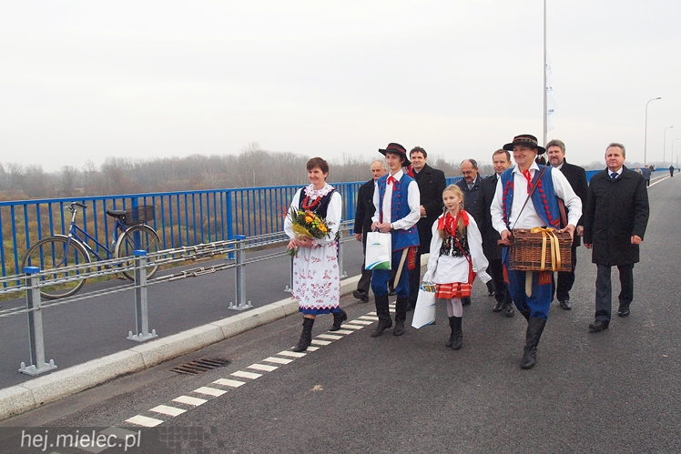 Most na Wiśle oficjalnie otwarty. ?To historyczna chwila dla obu regionów?