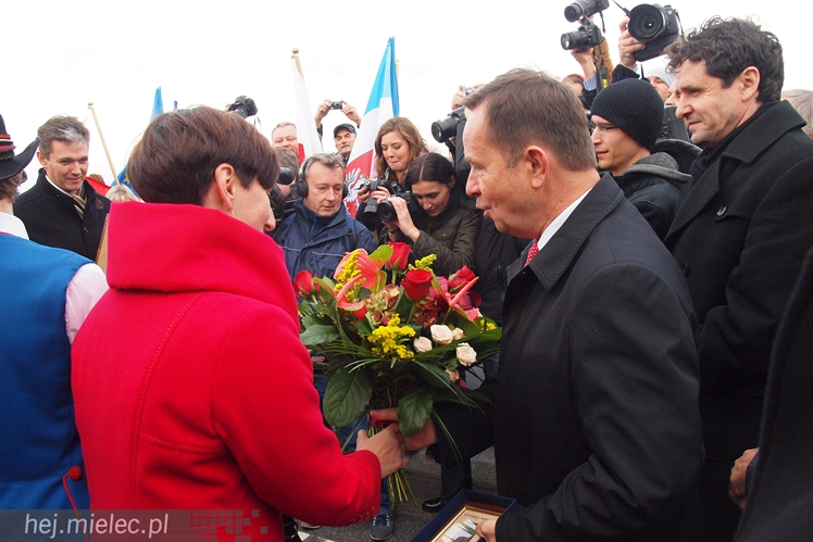 Most na Wiśle oficjalnie otwarty. ?To historyczna chwila dla obu regionów?