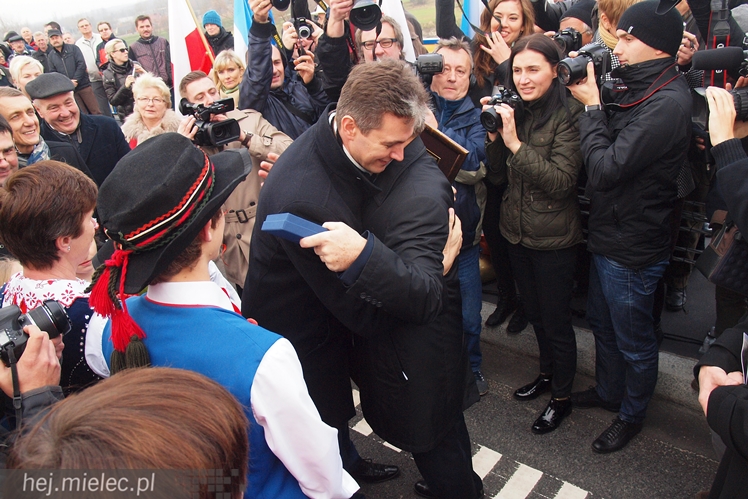 Most na Wiśle oficjalnie otwarty. ?To historyczna chwila dla obu regionów?