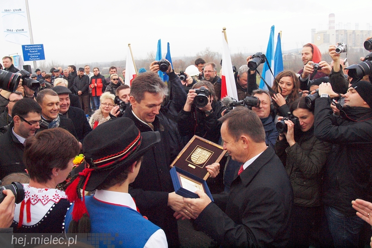 Most na Wiśle oficjalnie otwarty. ?To historyczna chwila dla obu regionów?