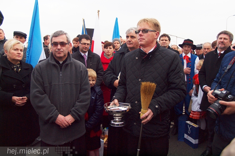 Most na Wiśle oficjalnie otwarty. ?To historyczna chwila dla obu regionów?