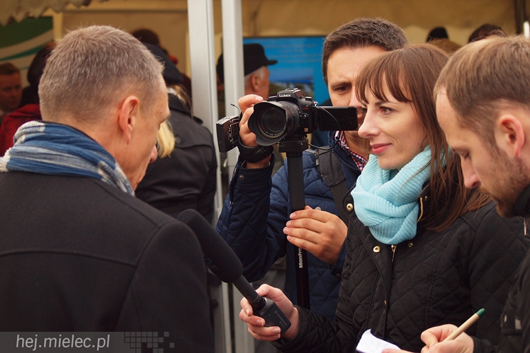 Most na Wiśle oficjalnie otwarty. ?To historyczna chwila dla obu regionów?