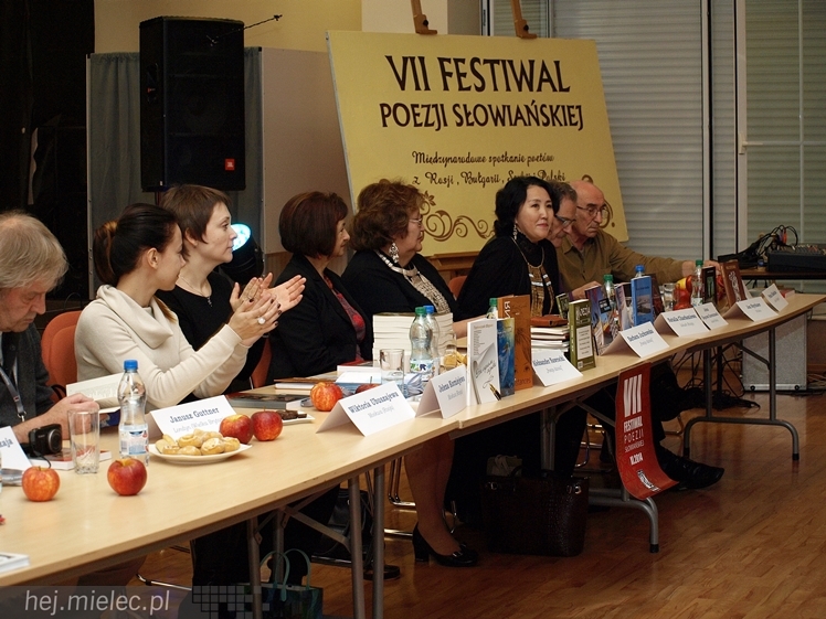 Festiwal Poezji Słowiańskiej z przystankiem w Mielcu. Swoje utwory zaprezentowali polscy i zagraniczni twórcy