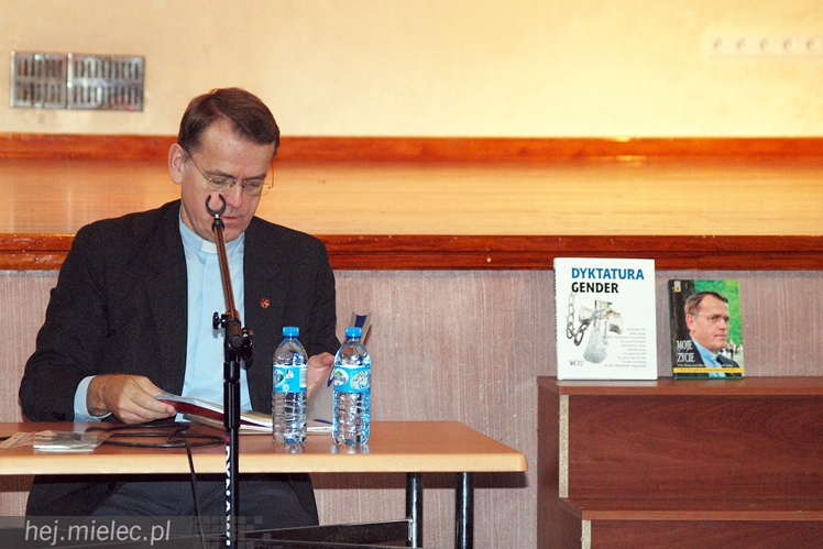 Czy genderyzm zawładnie światem? Ksiądz Oko przestrzegał mielczan