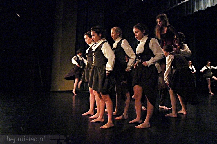 VIII Ogólnopolski Festiwal Tańca Współczesnego - ?Kontrasty?