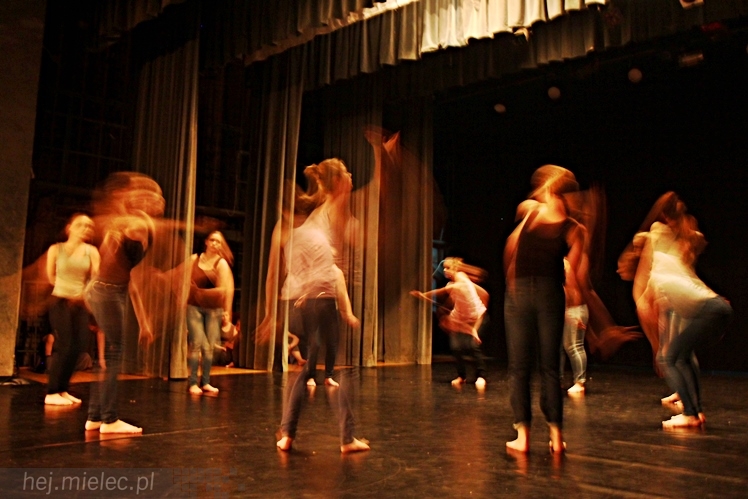 VIII Ogólnopolski Festiwal Tańca Współczesnego - ?Kontrasty?
