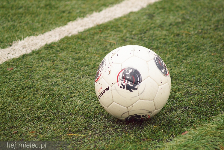 Męczarnie Stali Mielec w CLJ, zwycięstwo z Elblągiem po bramce w końcówce