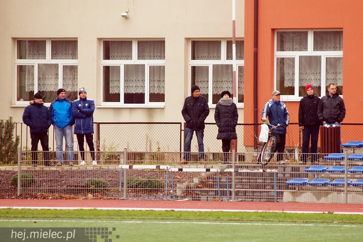 Męczarnie Stali Mielec w CLJ, zwycięstwo z Elblągiem po bramce w końcówce