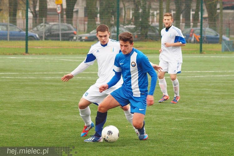 Męczarnie Stali Mielec w CLJ, zwycięstwo z Elblągiem po bramce w końcówce