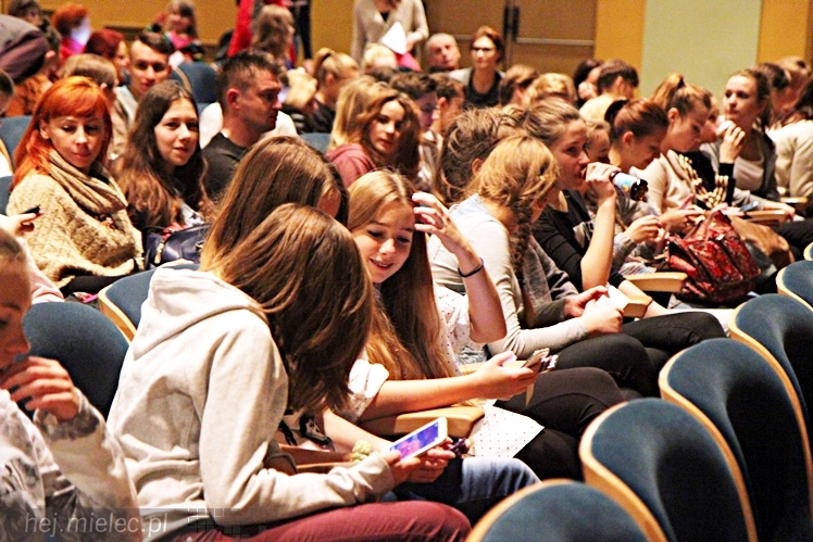 VIII Ogólnopolski Festiwal Tańca Współczesnego - Natalia Madejczyk i Michał Łabuś w spektaklu ?Uwikłani?