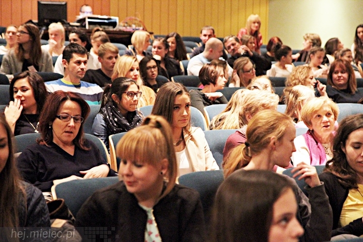 VIII Ogólnopolski Festiwal Tańca Współczesnego - Natalia Madejczyk i Michał Łabuś w spektaklu ?Uwikłani?