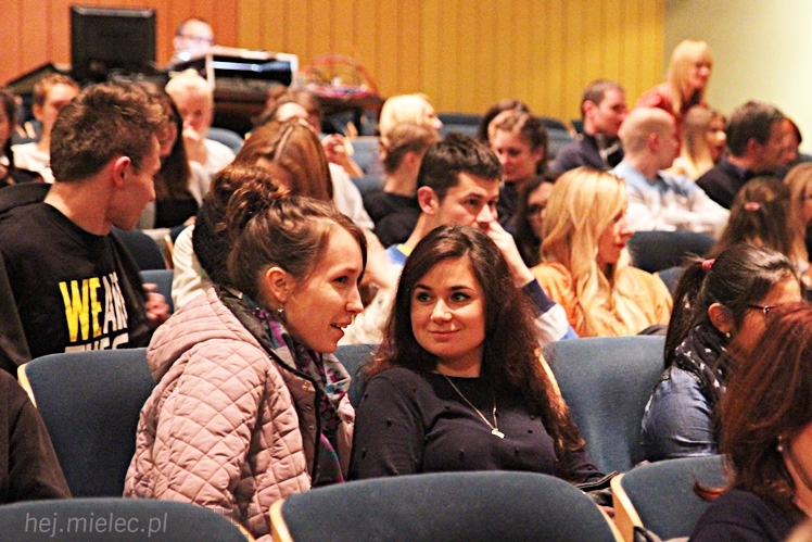 VIII Ogólnopolski Festiwal Tańca Współczesnego - Natalia Madejczyk i Michał Łabuś w spektaklu ?Uwikłani?