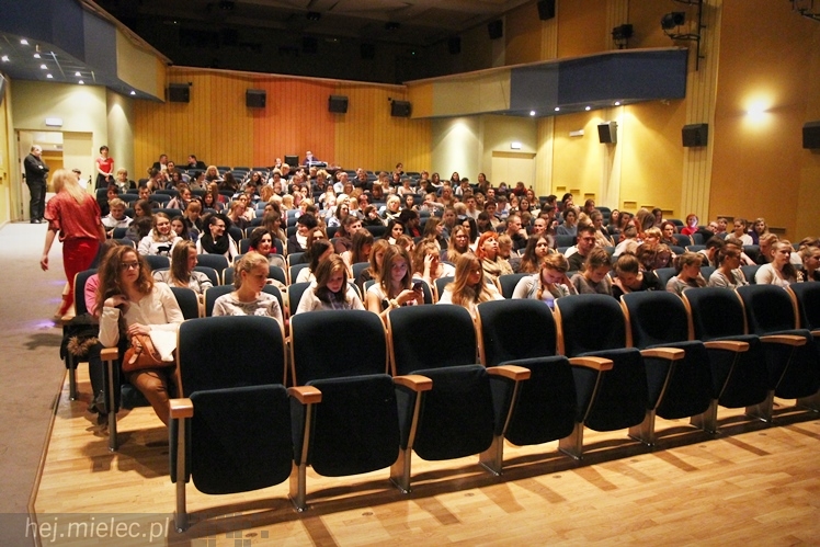 VIII Ogólnopolski Festiwal Tańca Współczesnego - Natalia Madejczyk i Michał Łabuś w spektaklu ?Uwikłani?