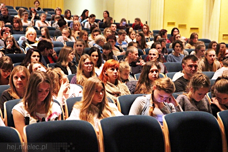 VIII Ogólnopolski Festiwal Tańca Współczesnego - Natalia Madejczyk i Michał Łabuś w spektaklu ?Uwikłani?