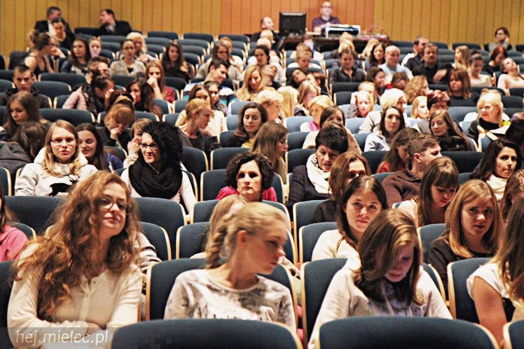 VIII Ogólnopolski Festiwal Tańca Współczesnego - Natalia Madejczyk i Michał Łabuś w spektaklu ?Uwikłani?