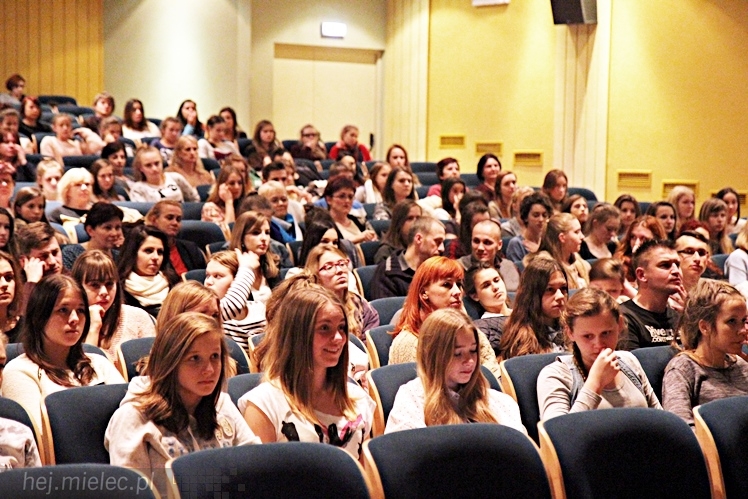 VIII Ogólnopolski Festiwal Tańca Współczesnego - Natalia Madejczyk i Michał Łabuś w spektaklu ?Uwikłani?