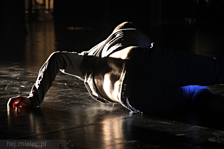 VIII Ogólnopolski Festiwal Tańca Współczesnego - Natalia Madejczyk i Michał Łabuś w spektaklu ?Uwikłani?