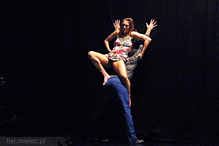 VIII Ogólnopolski Festiwal Tańca Współczesnego - Natalia Madejczyk i Michał Łabuś w spektaklu ?Uwikłani?