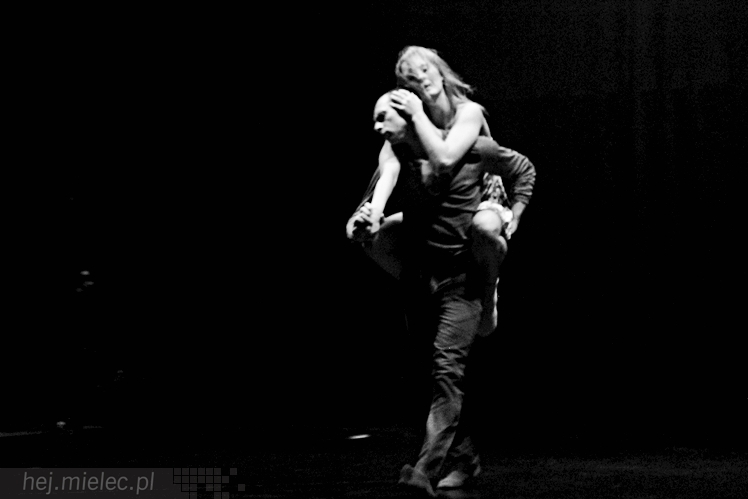 VIII Ogólnopolski Festiwal Tańca Współczesnego - Natalia Madejczyk i Michał Łabuś w spektaklu ?Uwikłani?