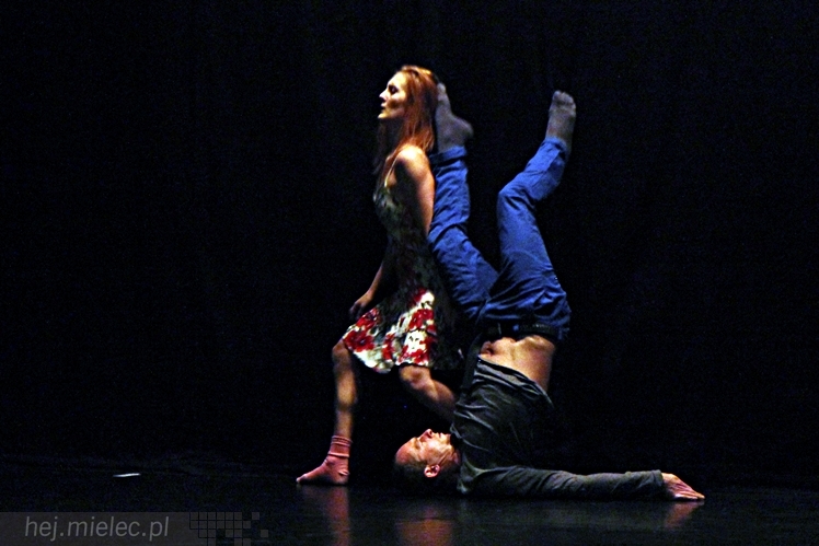 VIII Ogólnopolski Festiwal Tańca Współczesnego - Natalia Madejczyk i Michał Łabuś w spektaklu ?Uwikłani?
