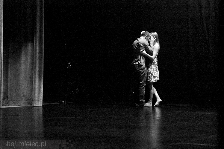 VIII Ogólnopolski Festiwal Tańca Współczesnego - Natalia Madejczyk i Michał Łabuś w spektaklu ?Uwikłani?