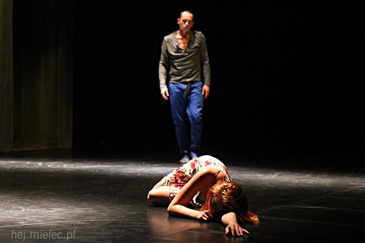 VIII Ogólnopolski Festiwal Tańca Współczesnego - Natalia Madejczyk i Michał Łabuś w spektaklu ?Uwikłani?
