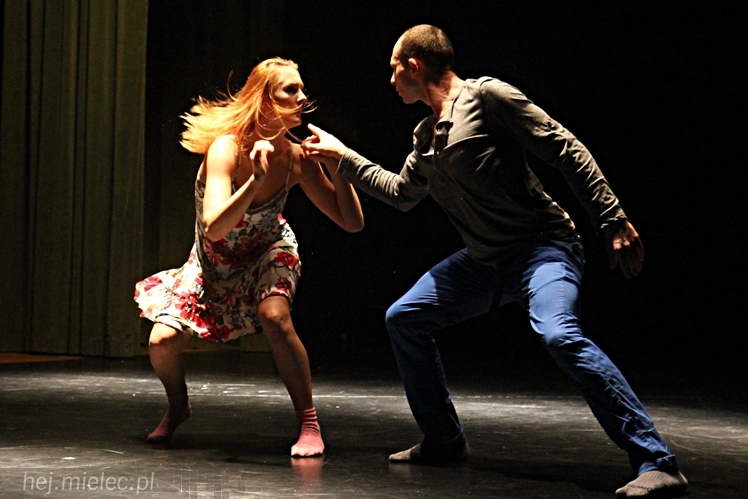 VIII Ogólnopolski Festiwal Tańca Współczesnego - Natalia Madejczyk i Michał Łabuś w spektaklu ?Uwikłani?