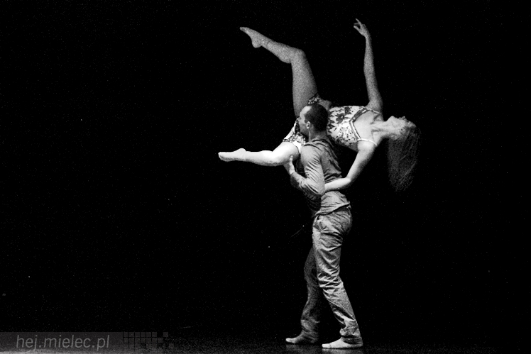 VIII Ogólnopolski Festiwal Tańca Współczesnego - Natalia Madejczyk i Michał Łabuś w spektaklu ?Uwikłani?