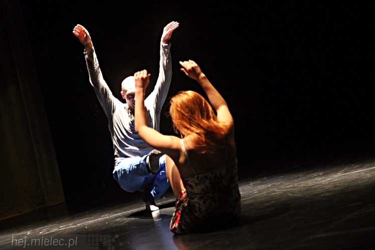 VIII Ogólnopolski Festiwal Tańca Współczesnego - Natalia Madejczyk i Michał Łabuś w spektaklu ?Uwikłani?