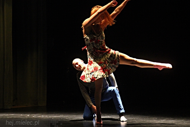 VIII Ogólnopolski Festiwal Tańca Współczesnego - Natalia Madejczyk i Michał Łabuś w spektaklu ?Uwikłani?
