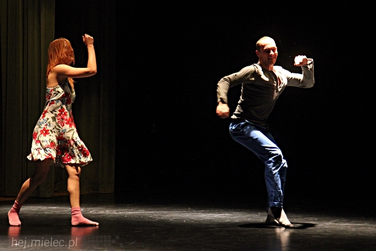 VIII Ogólnopolski Festiwal Tańca Współczesnego - Natalia Madejczyk i Michał Łabuś w spektaklu ?Uwikłani?