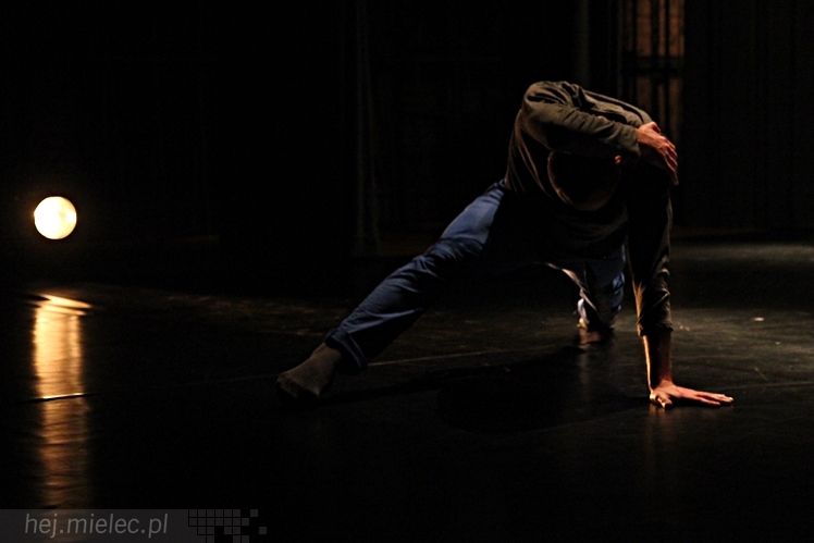 VIII Ogólnopolski Festiwal Tańca Współczesnego - Natalia Madejczyk i Michał Łabuś w spektaklu ?Uwikłani?