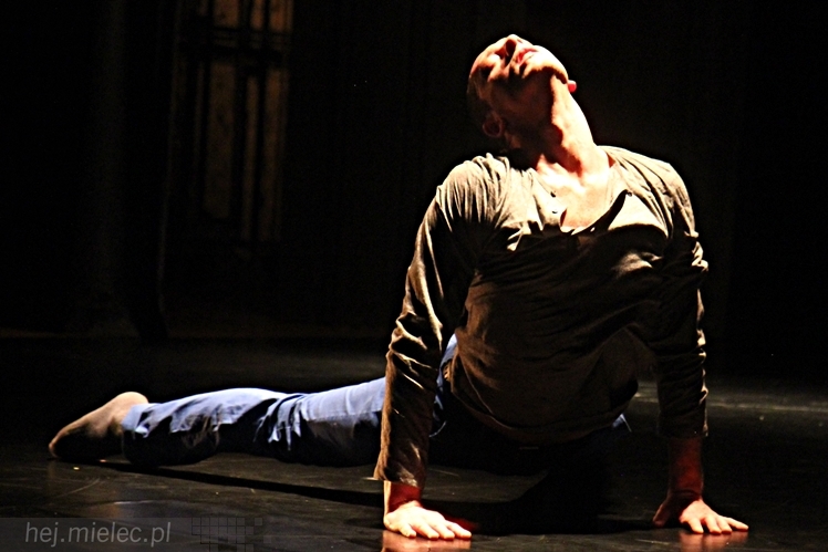 VIII Ogólnopolski Festiwal Tańca Współczesnego - Natalia Madejczyk i Michał Łabuś w spektaklu ?Uwikłani?