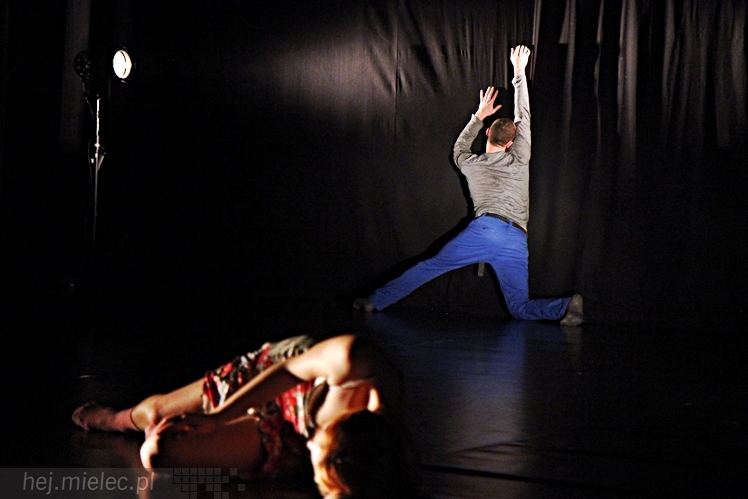 VIII Ogólnopolski Festiwal Tańca Współczesnego - Natalia Madejczyk i Michał Łabuś w spektaklu ?Uwikłani?