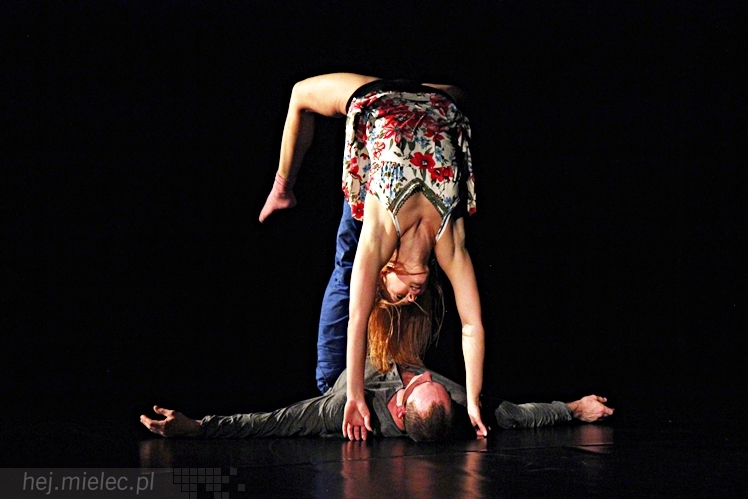 VIII Ogólnopolski Festiwal Tańca Współczesnego - Natalia Madejczyk i Michał Łabuś w spektaklu ?Uwikłani?