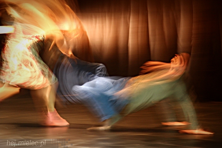 VIII Ogólnopolski Festiwal Tańca Współczesnego - Natalia Madejczyk i Michał Łabuś w spektaklu ?Uwikłani?