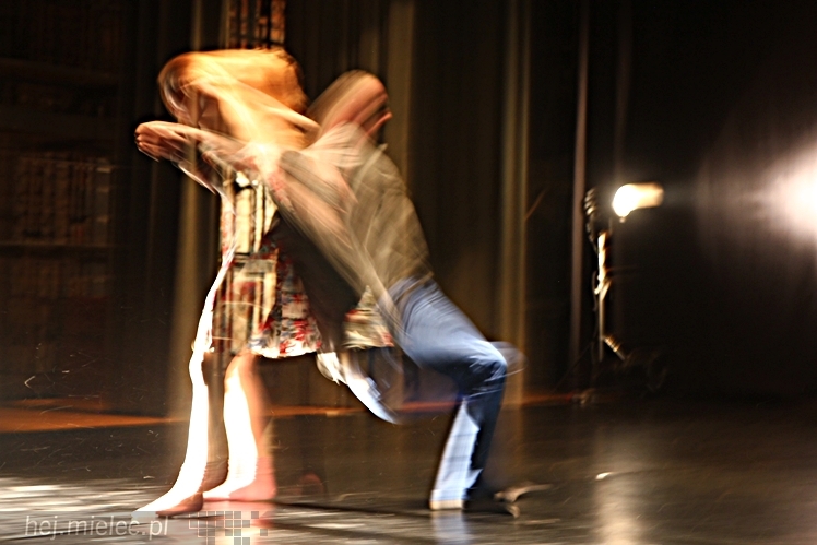 VIII Ogólnopolski Festiwal Tańca Współczesnego - Natalia Madejczyk i Michał Łabuś w spektaklu ?Uwikłani?