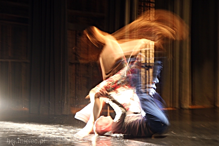 VIII Ogólnopolski Festiwal Tańca Współczesnego - Natalia Madejczyk i Michał Łabuś w spektaklu ?Uwikłani?